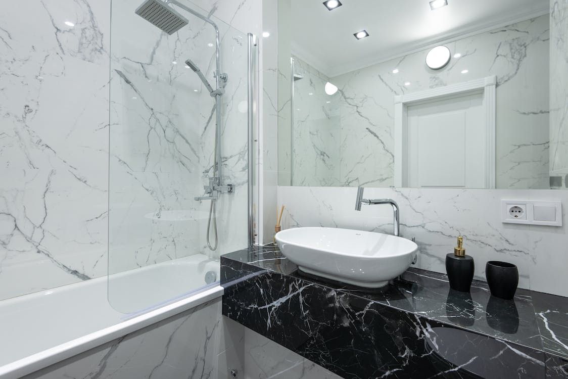 Douche ou baignoire: comment choisir?