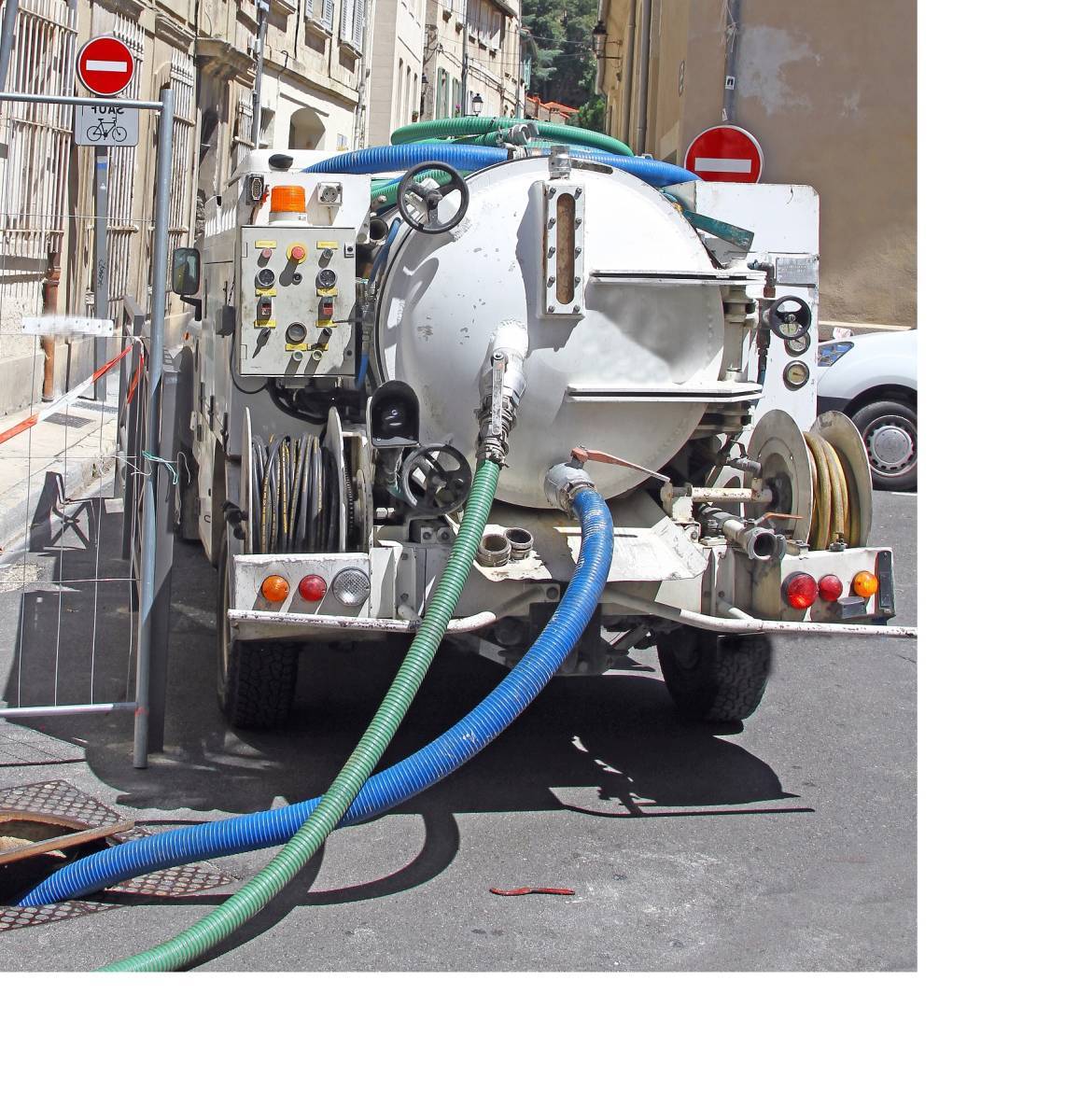Solutions pour faciliter la libre circulation des eaux usées d'une fosse en Ile de France