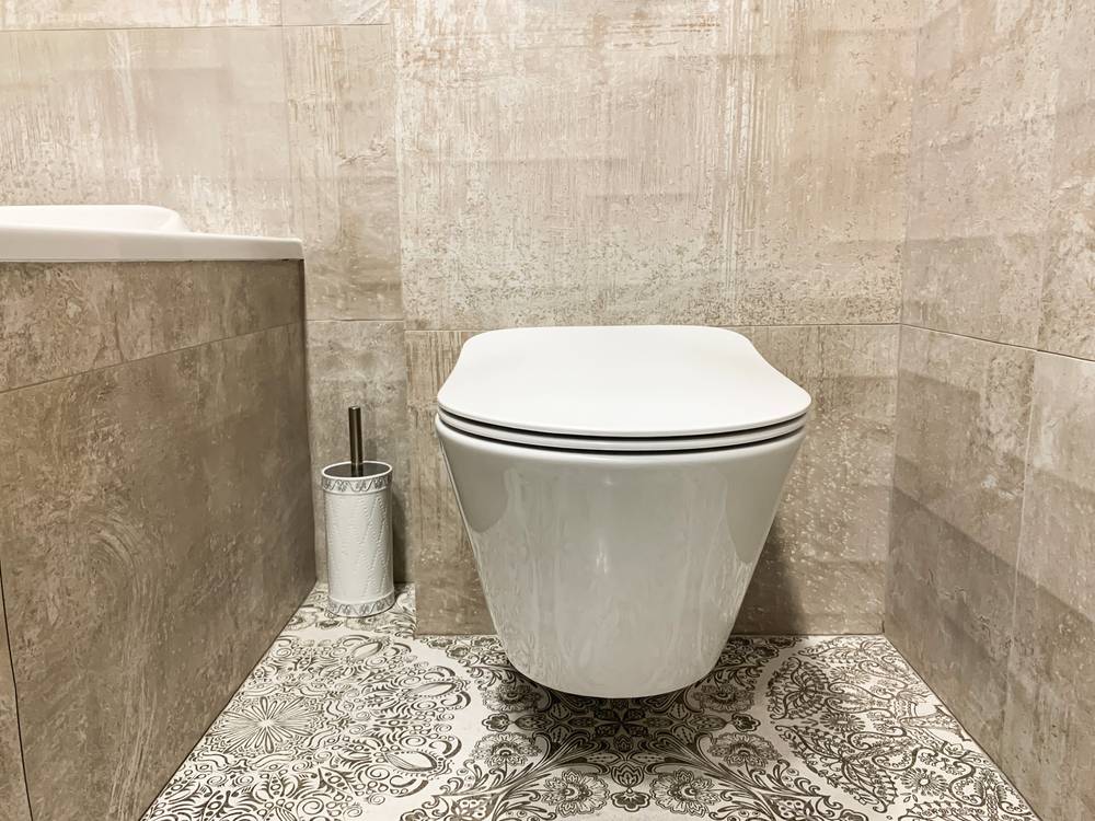 Pose wc suspendu par un plombier professionnel à Montreuil 93