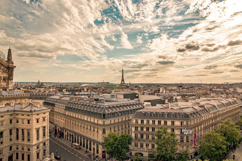 Dépôt de matériel électronique usagé pour recyclage à Paris 17