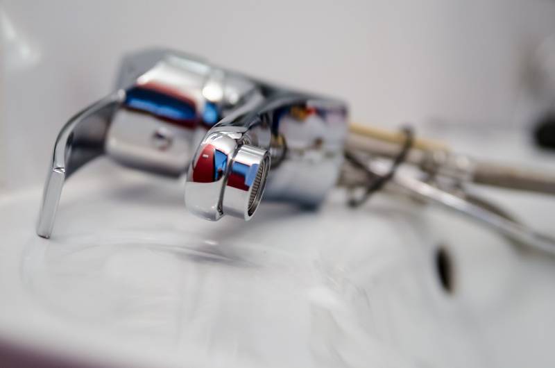 Devenir artisan plombier à Paris 8